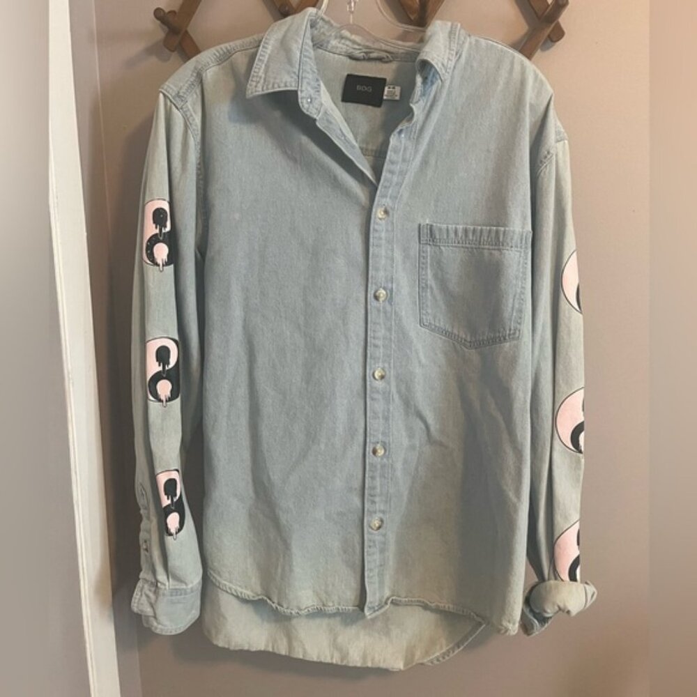 BDG painted cotton denim shirt with Asian inspired painting on back mens M